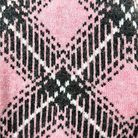 Steve Madden Pink and Black Plaid Sweater Size S NWT - Picture 8 of 9